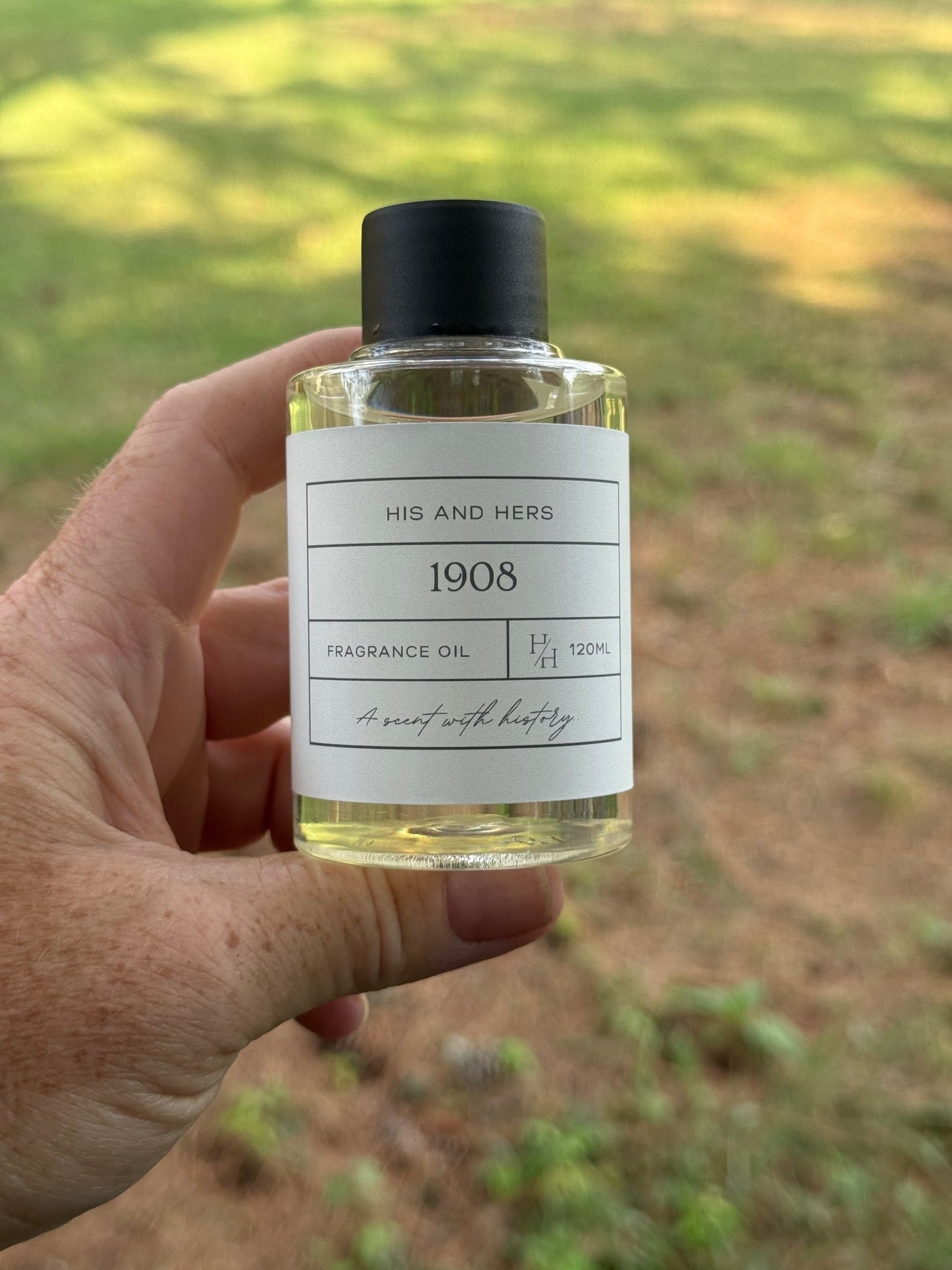 His and Hers 1908 Scented Oil, 120ml